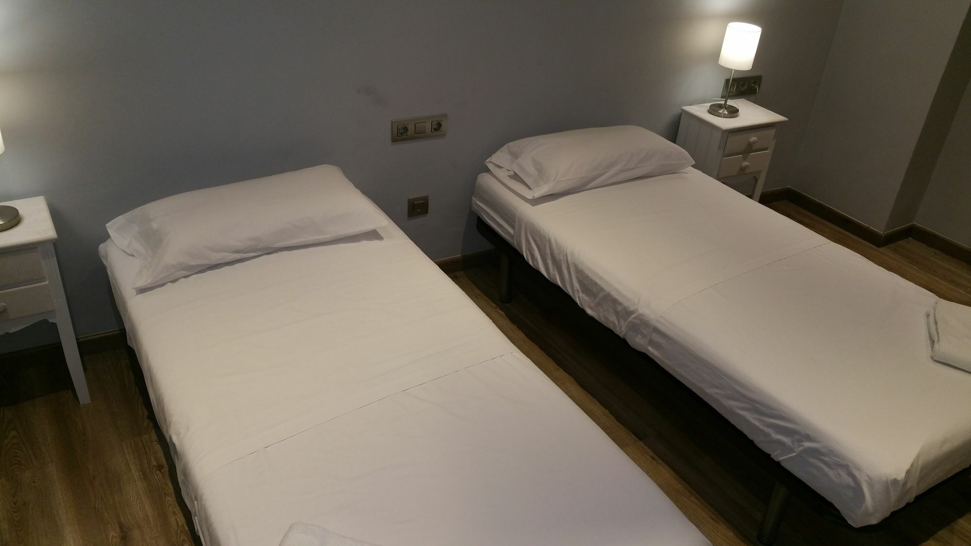 Hostal Mimi Las Ramblas Барселона Екстериор снимка