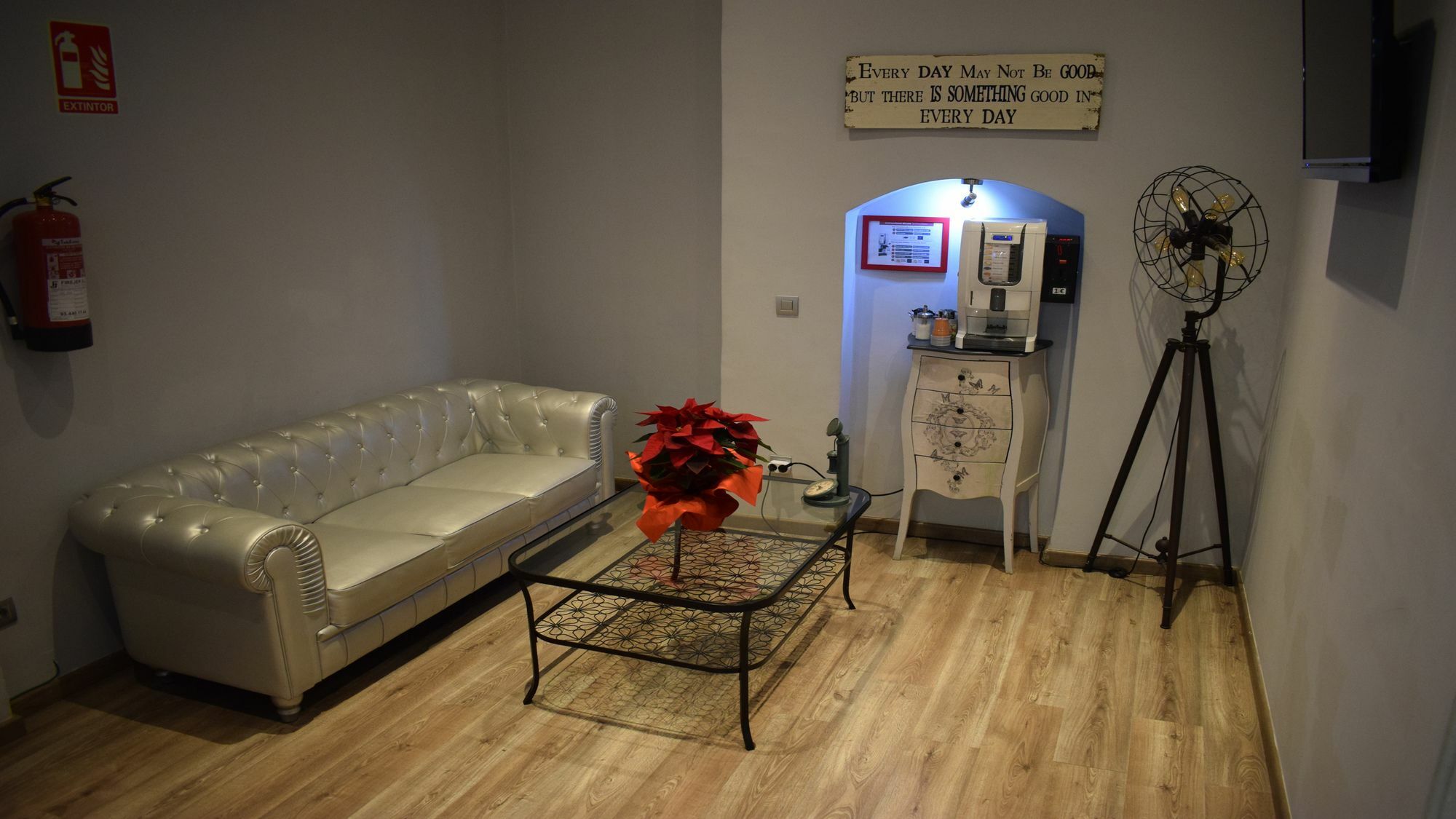 Hostal Mimi Las Ramblas Барселона Екстериор снимка