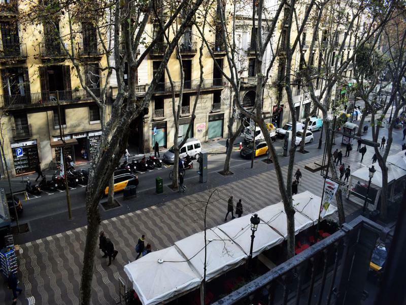 Hostal Mimi Las Ramblas Барселона Екстериор снимка