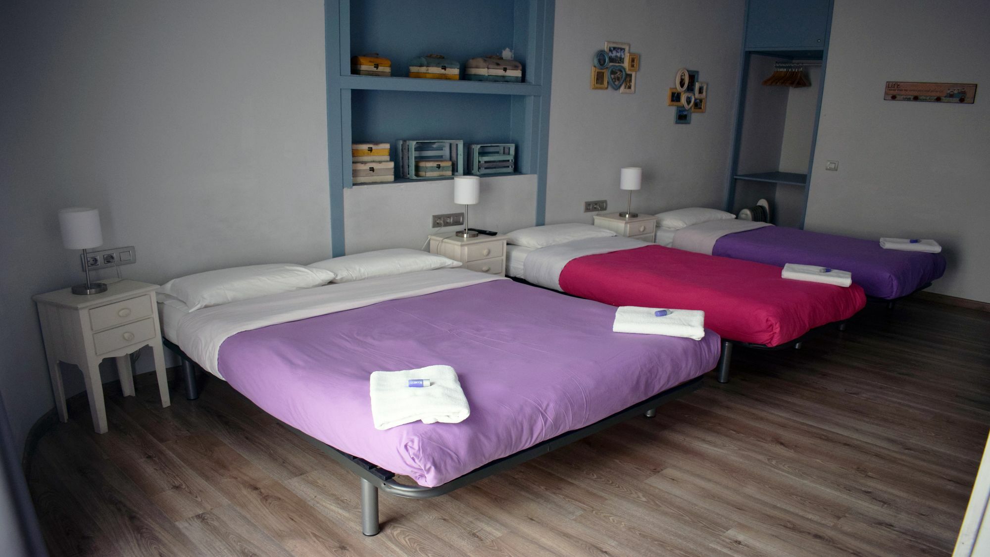 Hostal Mimi Las Ramblas Барселона Екстериор снимка