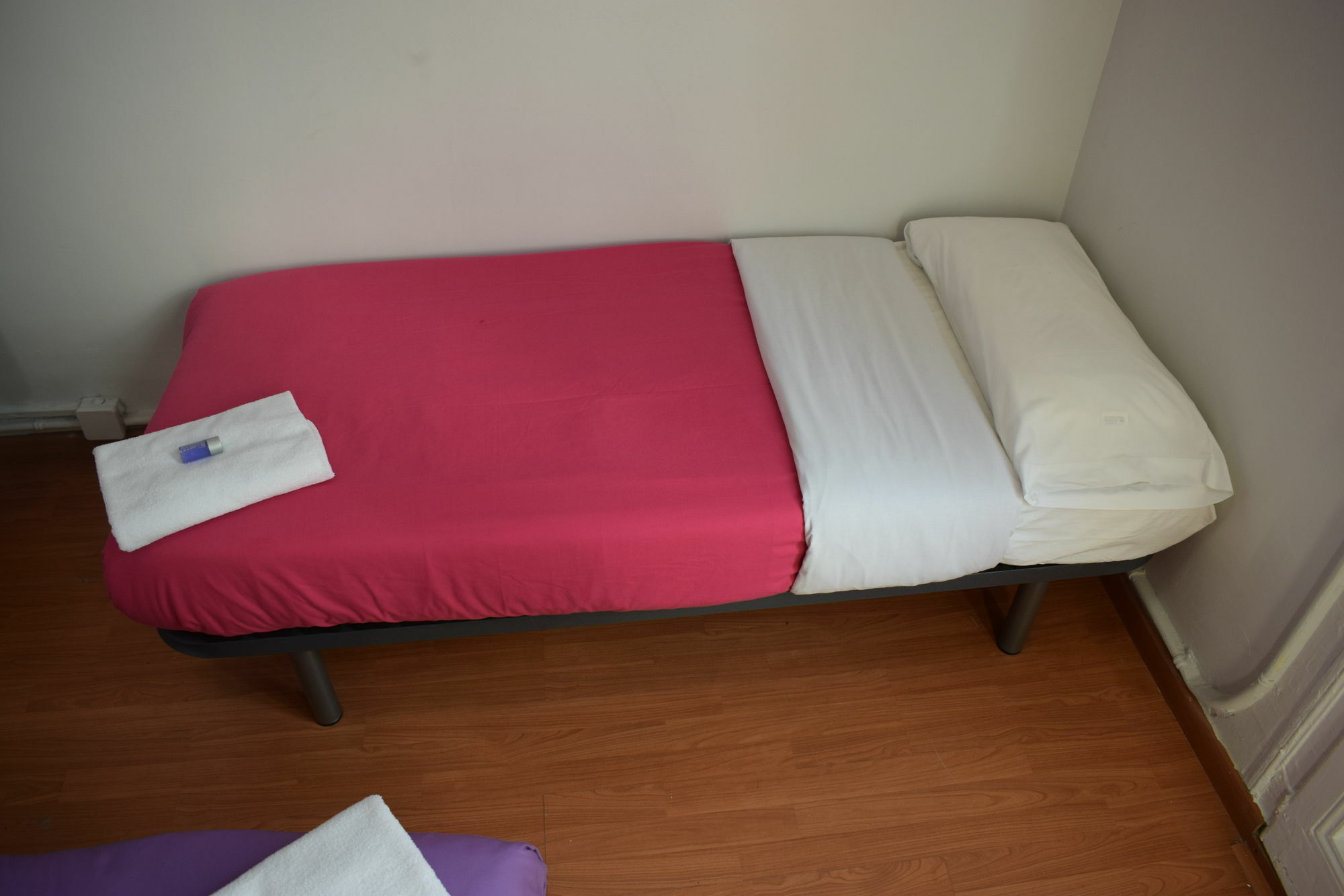 Hostal Mimi Las Ramblas Барселона Екстериор снимка