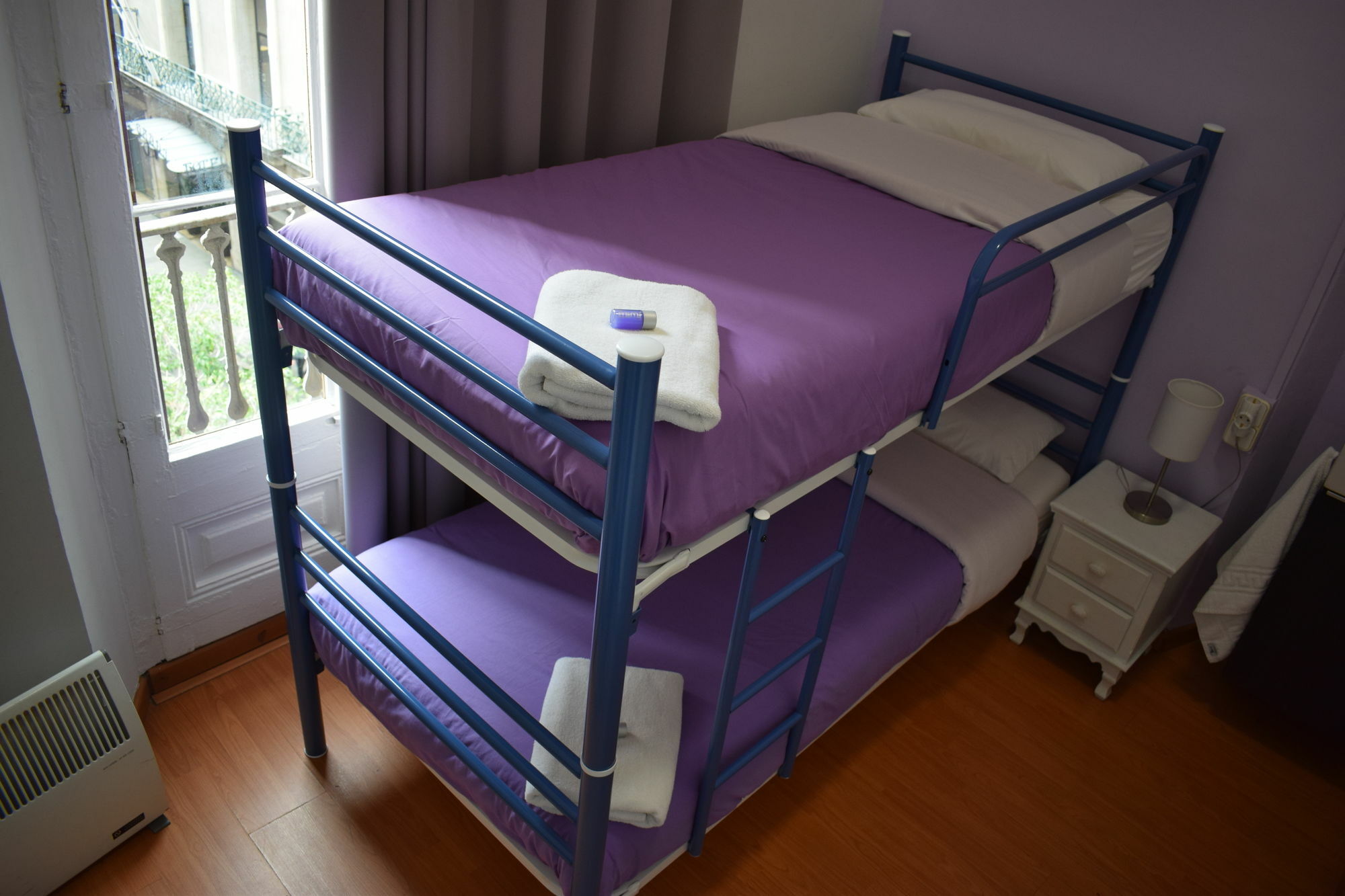 Hostal Mimi Las Ramblas Барселона Екстериор снимка