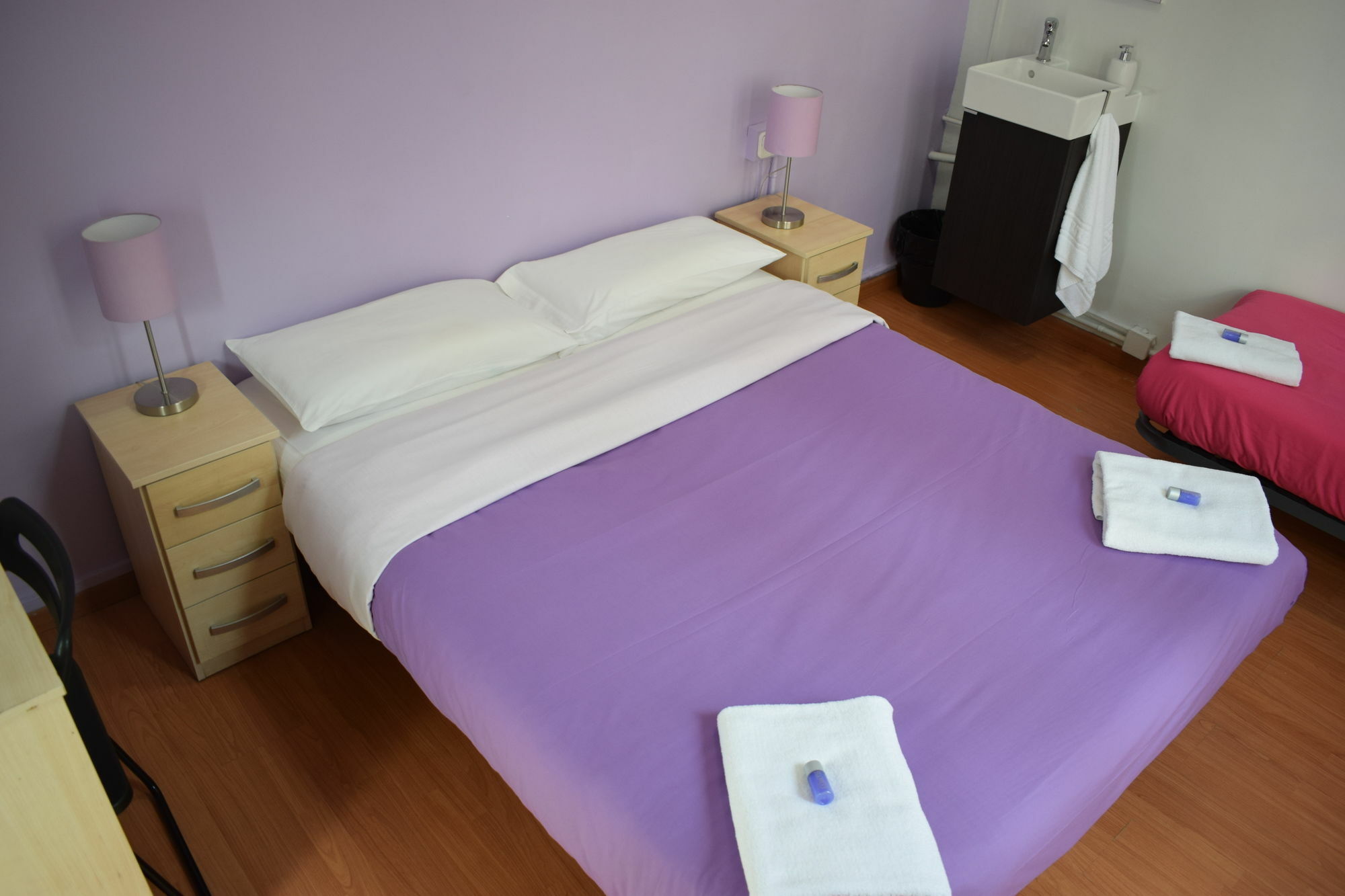Hostal Mimi Las Ramblas Барселона Екстериор снимка