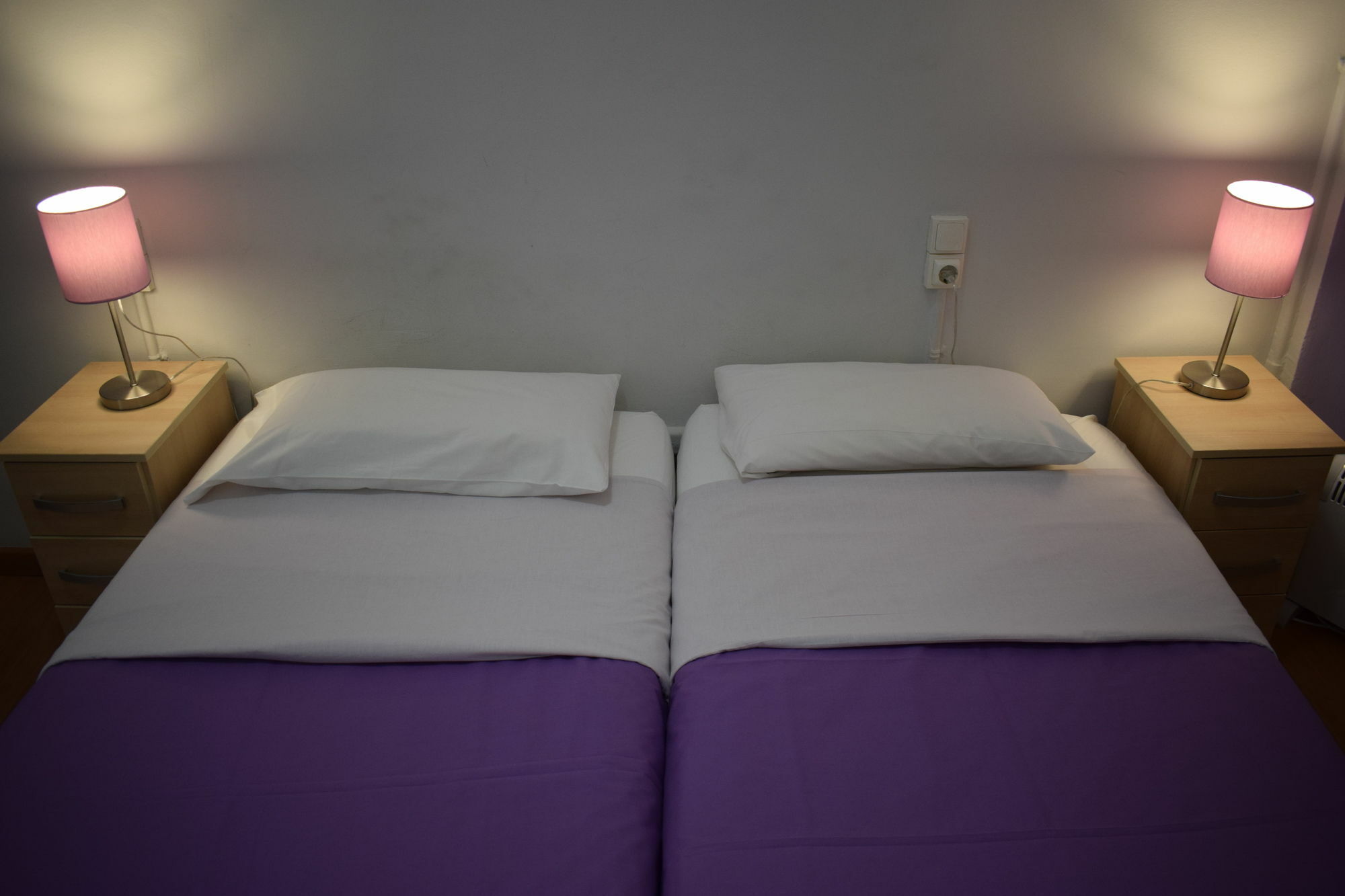 Hostal Mimi Las Ramblas Барселона Екстериор снимка
